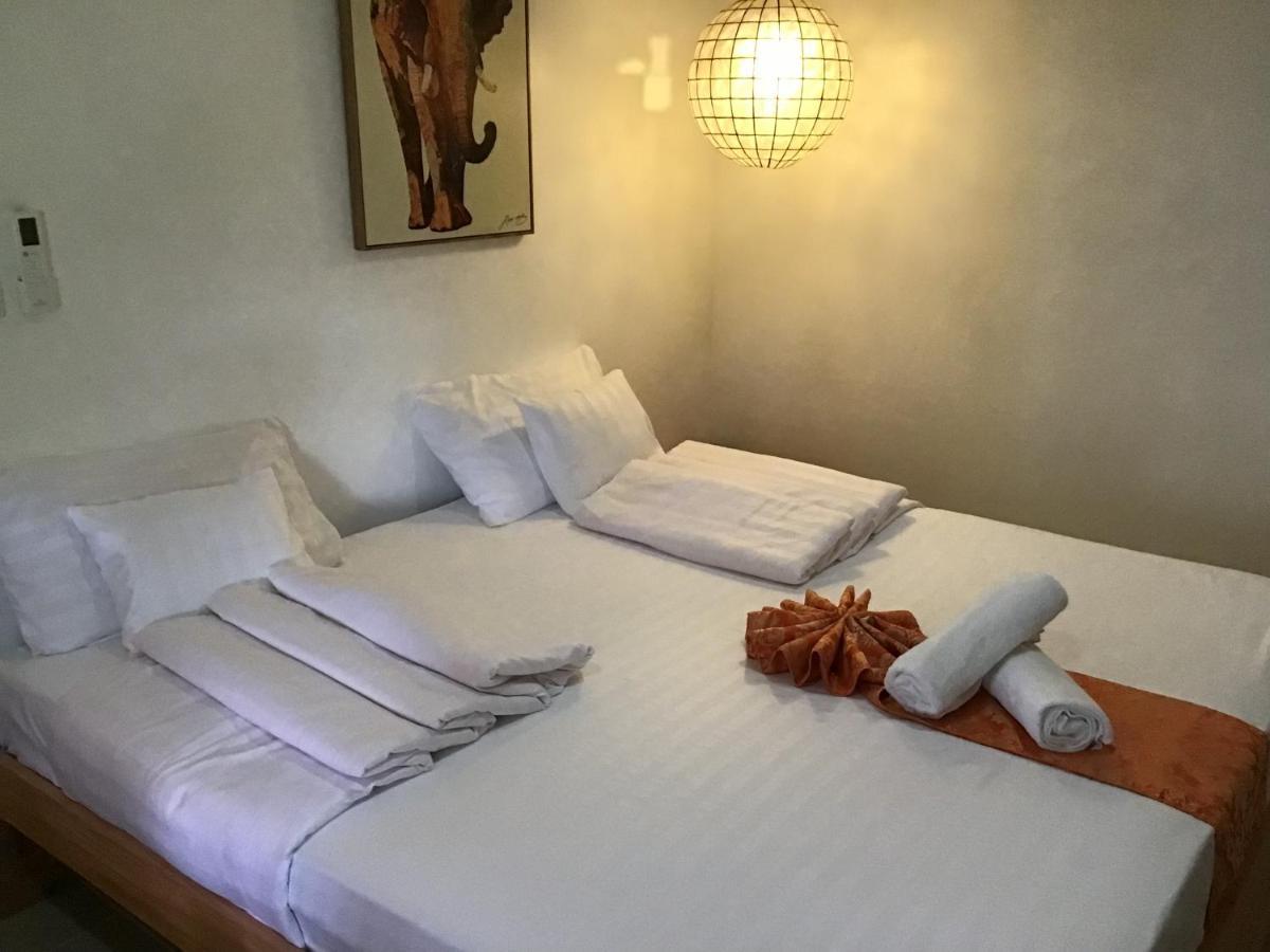 Cuestas Beach Resort And Restaurant Badian Eksteriør billede