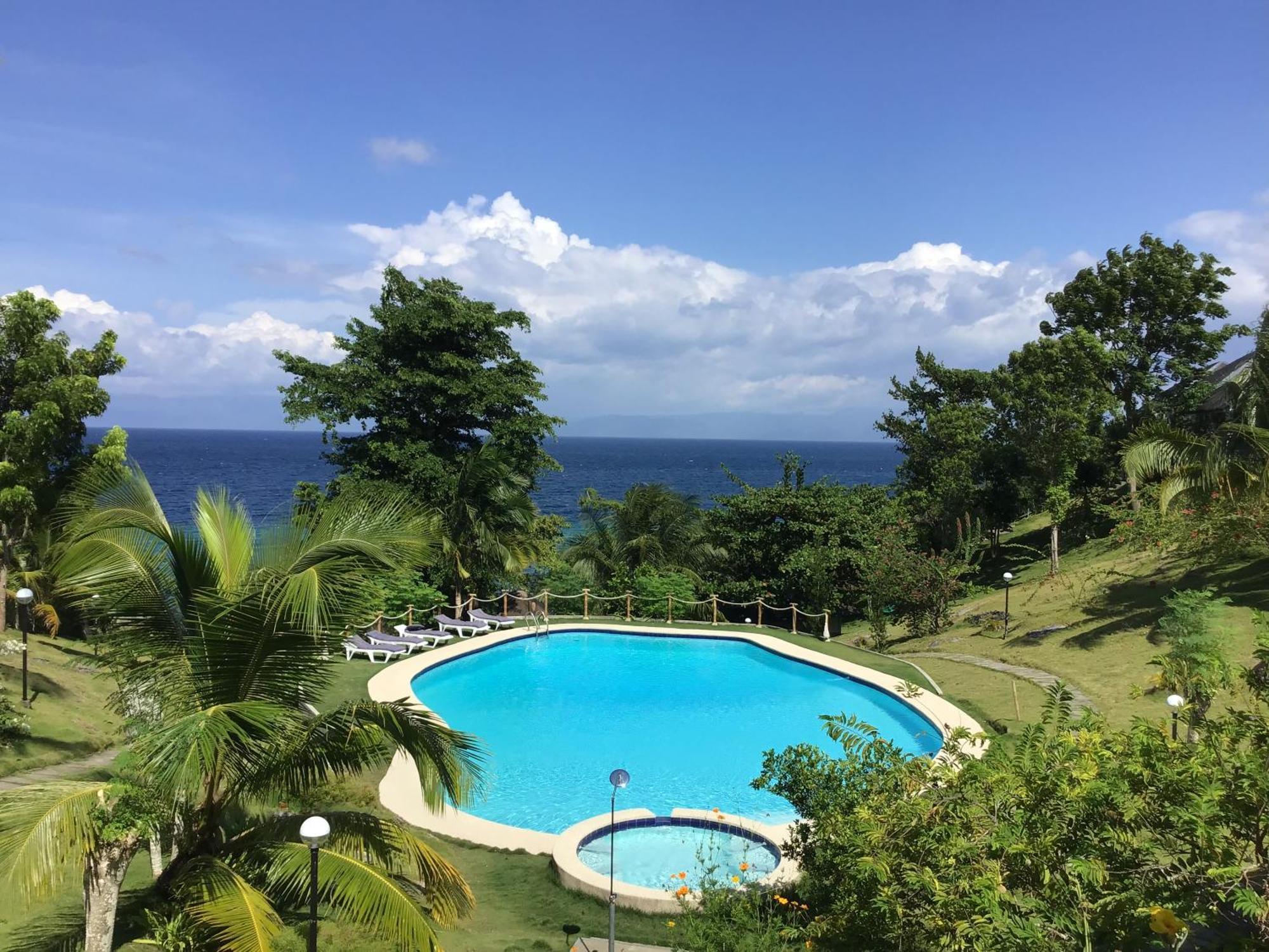 Cuestas Beach Resort And Restaurant Badian Eksteriør billede