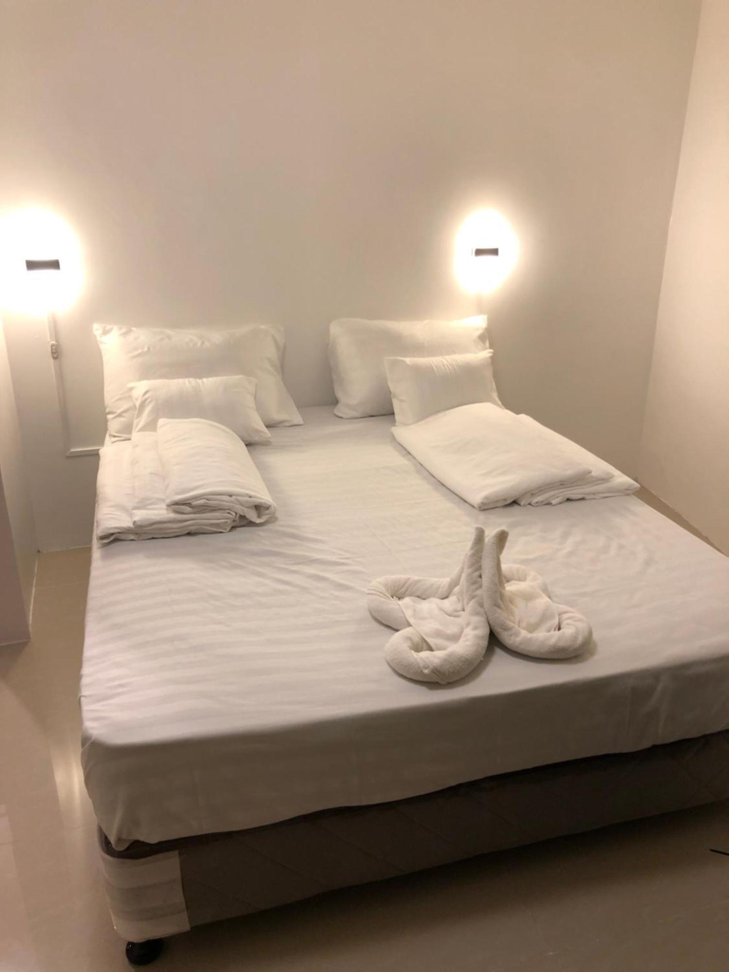Cuestas Beach Resort And Restaurant Badian Eksteriør billede