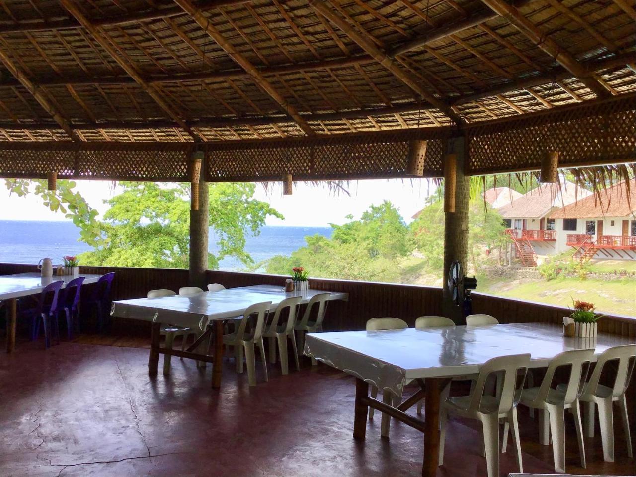 Cuestas Beach Resort And Restaurant Badian Eksteriør billede