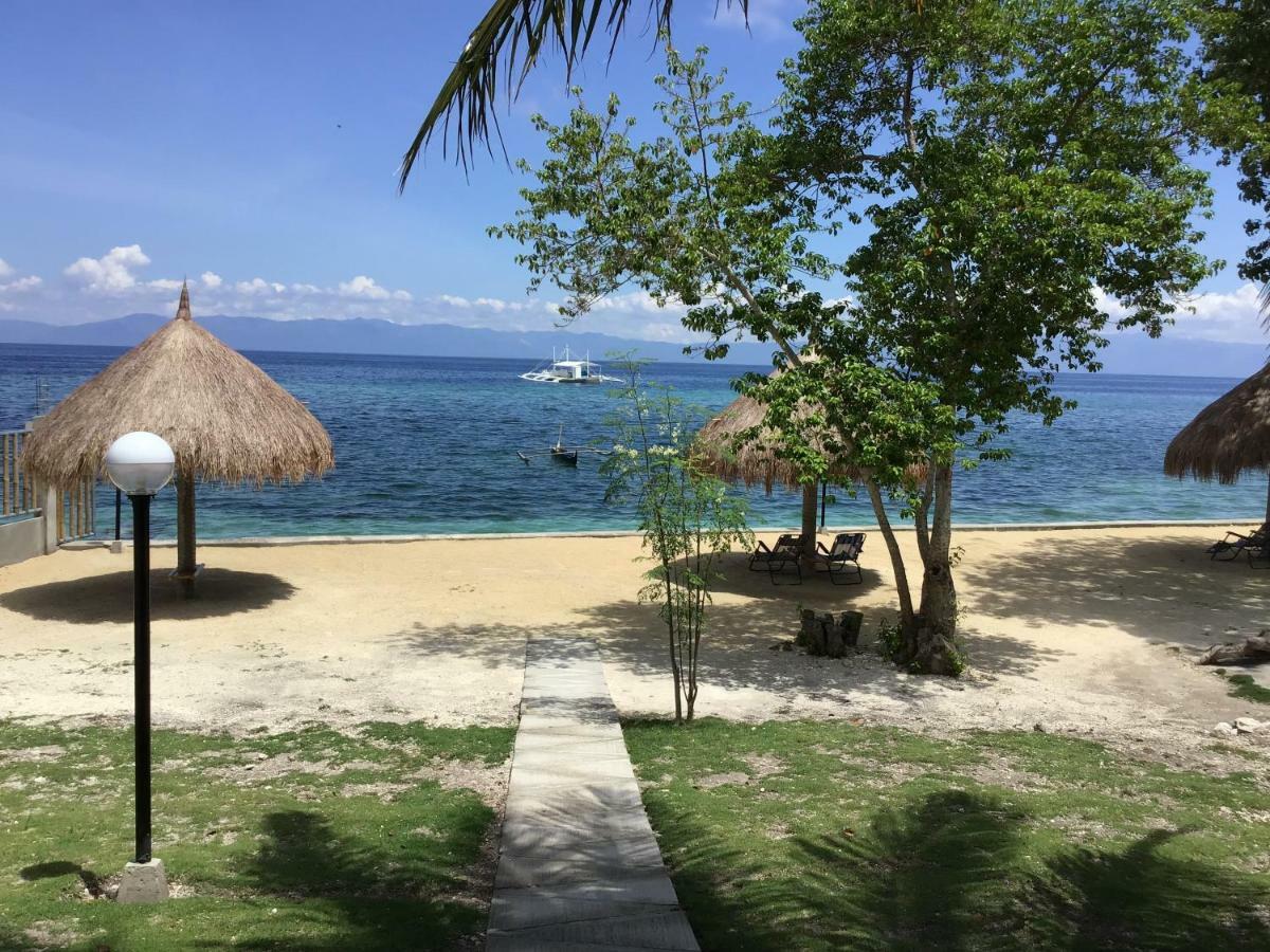 Cuestas Beach Resort And Restaurant Badian Eksteriør billede